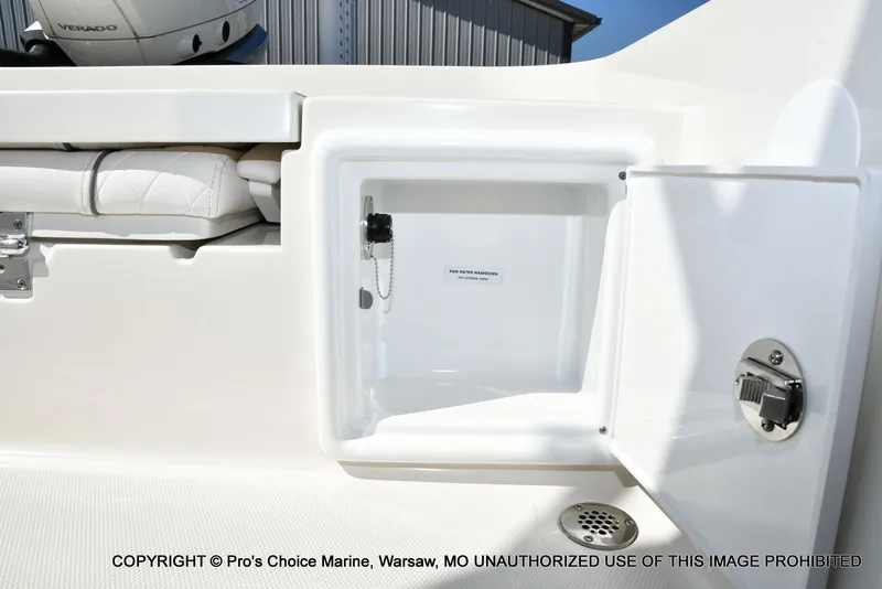 Slide: The Image of Ranger 2360 Bay w/300HP Mercury Verado 2025 - 83