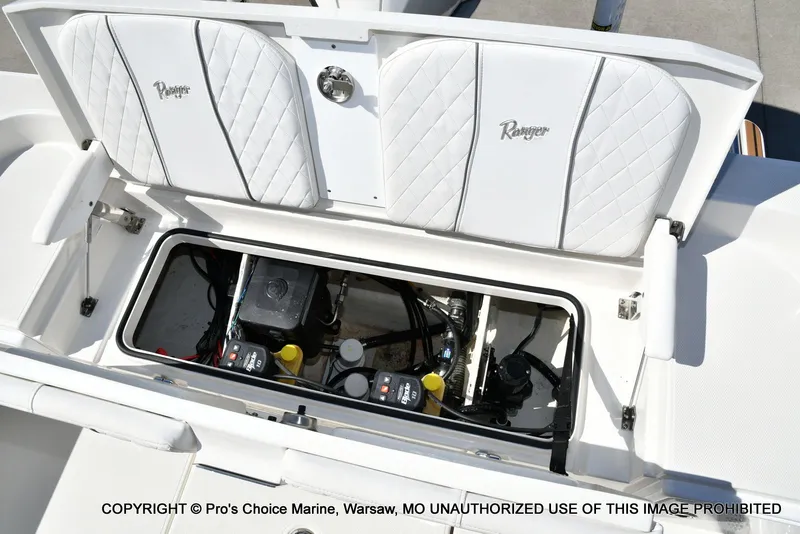 Slide: The Image of Ranger 2360 Bay w/300HP Mercury Verado 2025 - 87