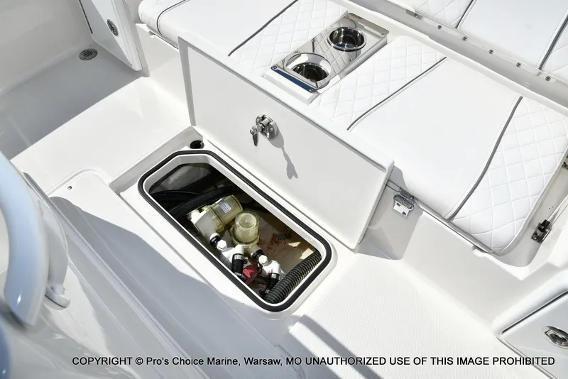 Slide: The Image of Ranger 2360 Bay w/300HP Mercury Verado 2025 - 90