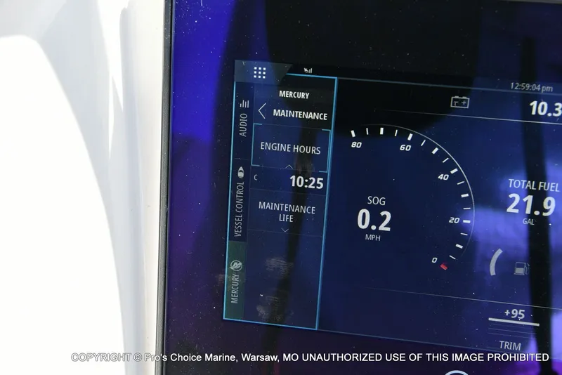 Slide: The Image of Ranger 2360 Bay w/300HP Mercury Verado 2025 - 91