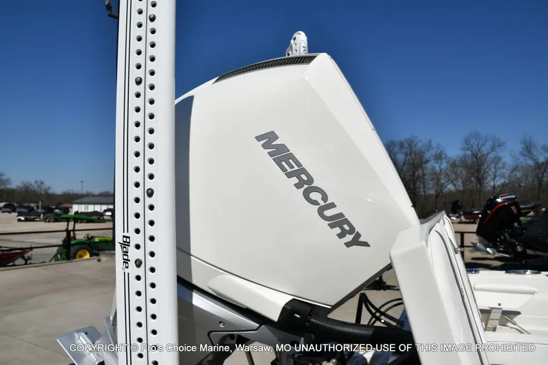 Slide: The Image of Ranger 2360 Bay w/300HP Mercury Verado 2025 - 94