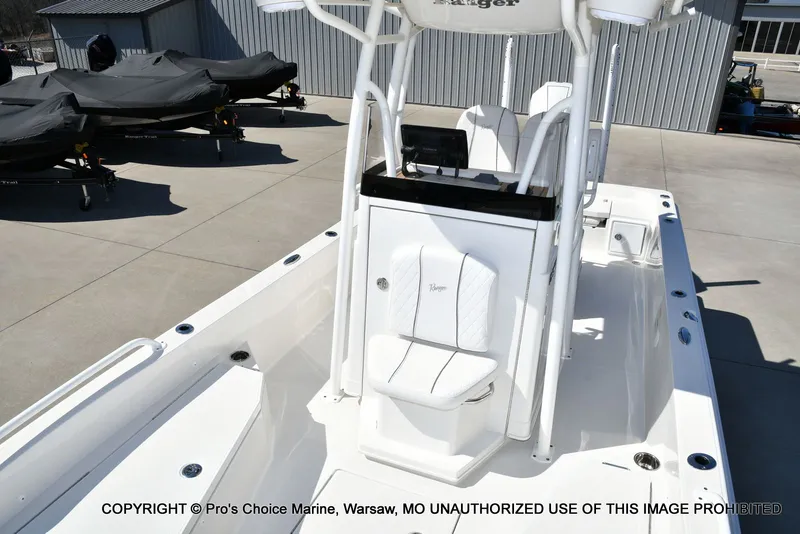 Slide: The Image of Ranger 2360 Bay w/300HP Mercury Verado 2025 - 96
