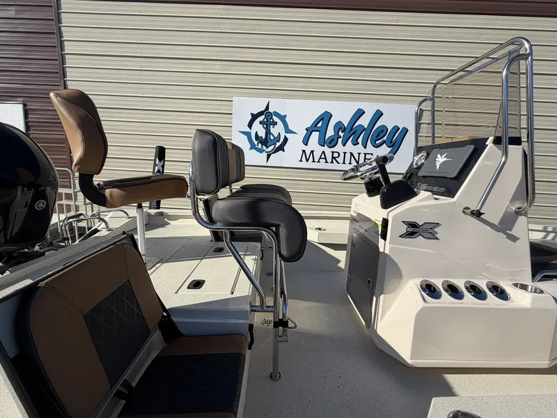 Slide: The Image of Xpress Hyper-Lift Bay Series H20 BAY-SPOTLOCK-9 EXPLORE 2026 - 8