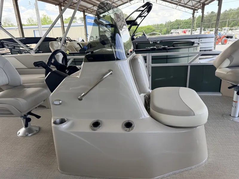 Slide: The Image of Tahoe Sport 85 23 CC FISH-140HP 2026 - 4