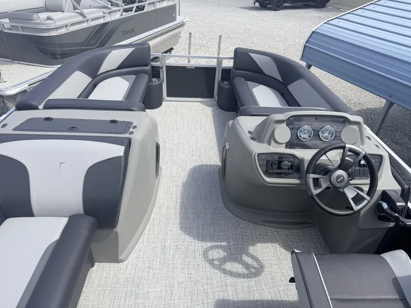 Slide: The Image of Tahoe Sport 85 23 ELITE WINDSHIELD-140HP 2026 - 8