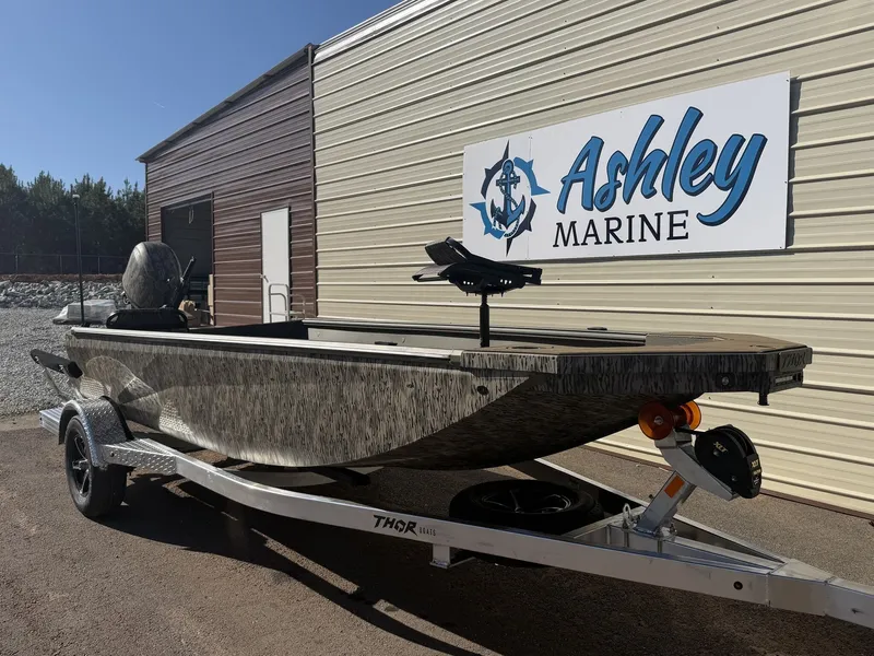 Slide: The Image of Thor Timber Hammer 1754-SEADECK-60HP 2026 - 2