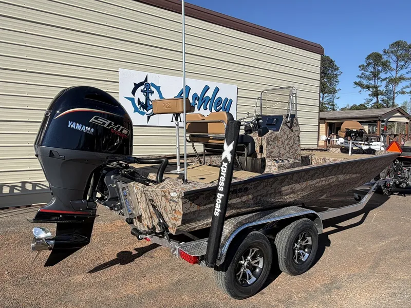 Slide: The Image of Xpress Hyper-Lift Bay Series 175HP-SEADECK 2026 - 8