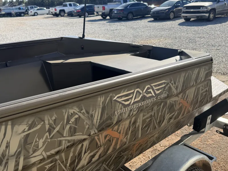 Slide: The Image of Edge Boats Sportsman Series 553DB 2026 - 4