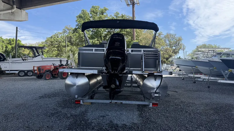 Slide: The Image of Tahoe LTZ 23 QUAD LOUNGER-140HP 2026 - 9