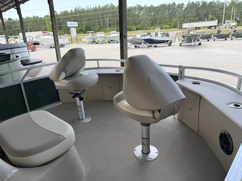 Slide: The Image of Tahoe Sport 85 23 CC FISH-140HP 2026 - 5