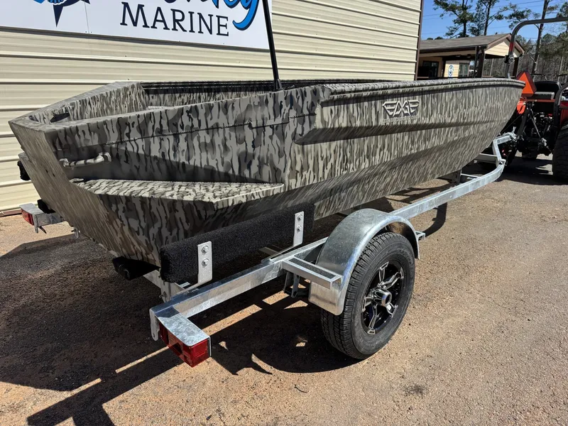 Slide: The Image of Edge Boats Sportsman Series 553DB 2026 - 3