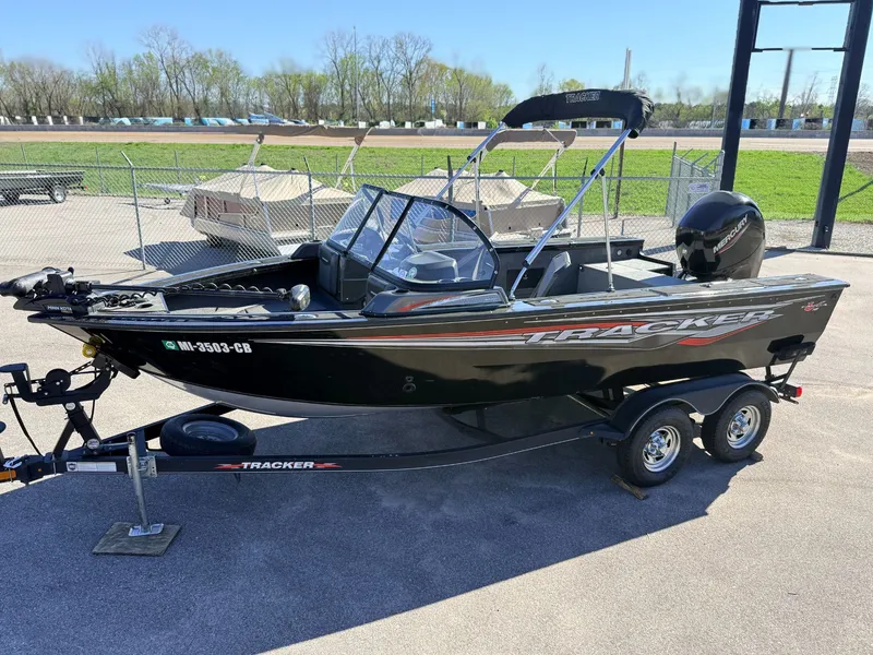 The Image of Tracker Targa V-18 WT 2021 - 1