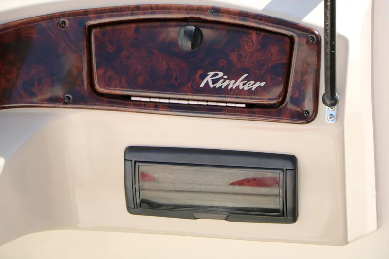 Slide: The Image of Dashboard of Rinker Captiva 192 Liberty Edition boat, year 2002. - 21