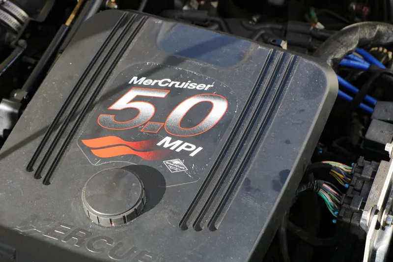 Slide: The Image of MerCruiser 5.0 MPI engine in 2002 Rinker Captiva 192. - 30