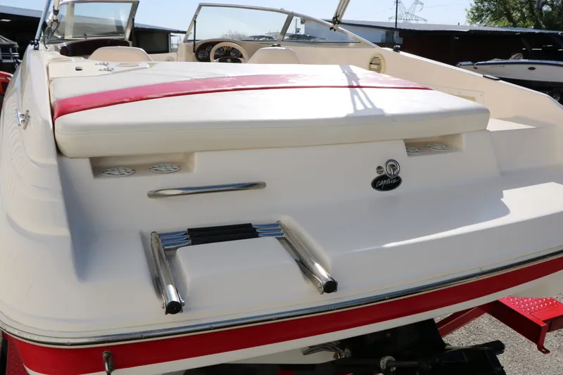 Slide: The Image of 2002 Rinker Captiva 192 Liberty Edition boat, rear view. - 9