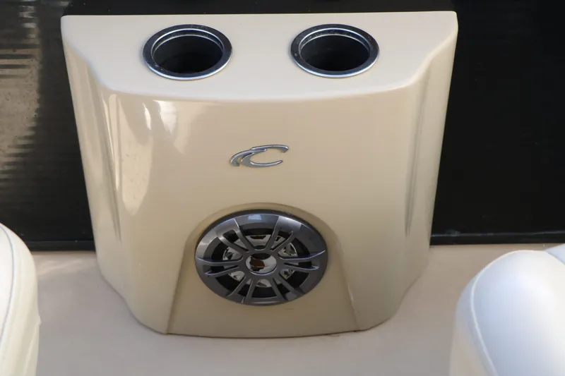 Slide: The Image of Speaker and cup holders on Crest 200 Classic Fish 2020. - 34