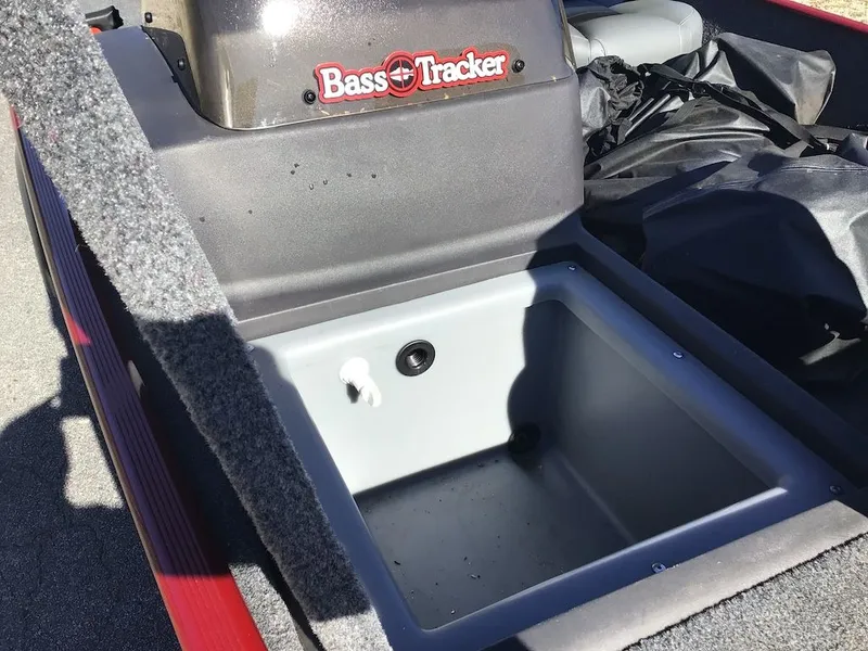 Slide: The Image of Bass Tracker Classic XL 2022 - 23