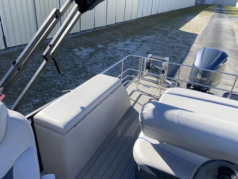 Slide: The Image of Starcraft SLS 3 Q DH 2023 - 16