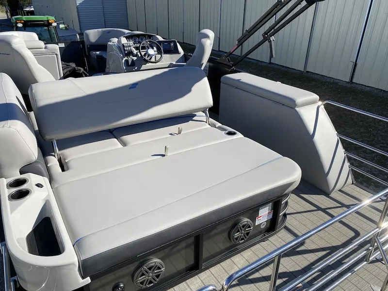 Slide: The Image of Starcraft SLS 3 Q DH 2023 - 20