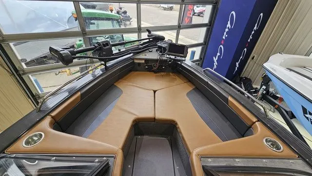 Slide: The Image of Princecraft Platinum SE 227 2019 - 17