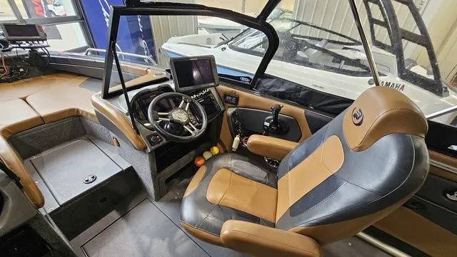 Slide: The Image of Princecraft Platinum SE 227 2019 - 14