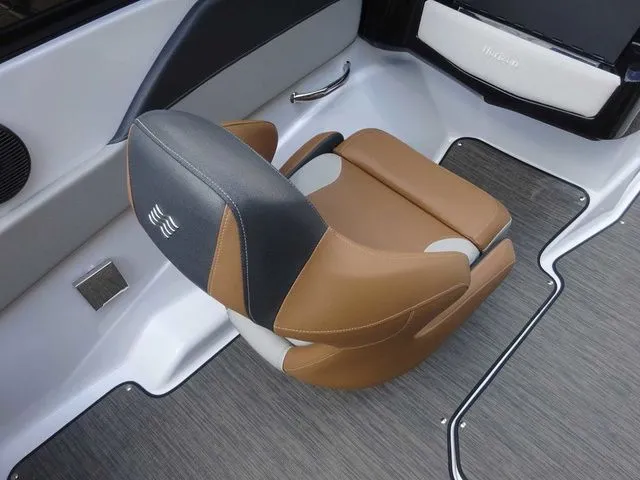 Slide: The Image of Four Winns 190 Horizon 2022 - 10