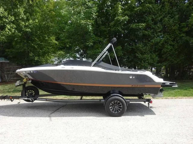 Slide: The Image of Four Winns 190 Horizon 2022 - 24