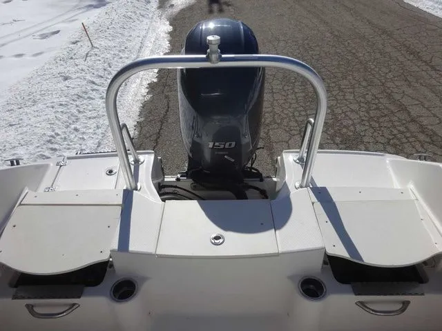 Slide: The Image of Robalo R180 Center Console 2019 - 10