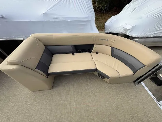 Slide: The Image of Harris Cruiser 230 2022 - 4