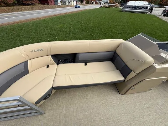 Slide: The Image of Harris Cruiser 230 2022 - 5