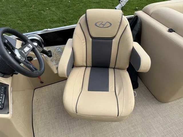 Slide: The Image of Harris Cruiser 230 2022 - 6