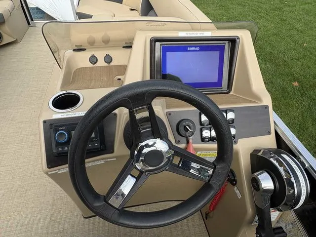 Slide: The Image of Harris Cruiser 230 2022 - 7