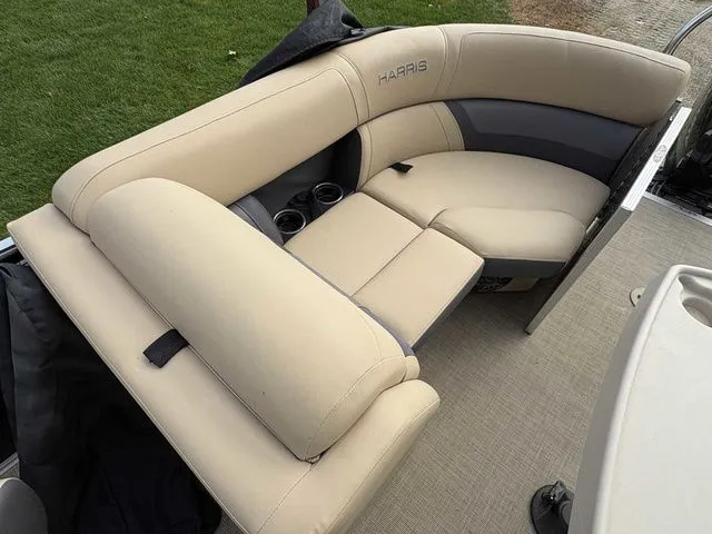 Slide: The Image of Harris Cruiser 230 2022 - 9