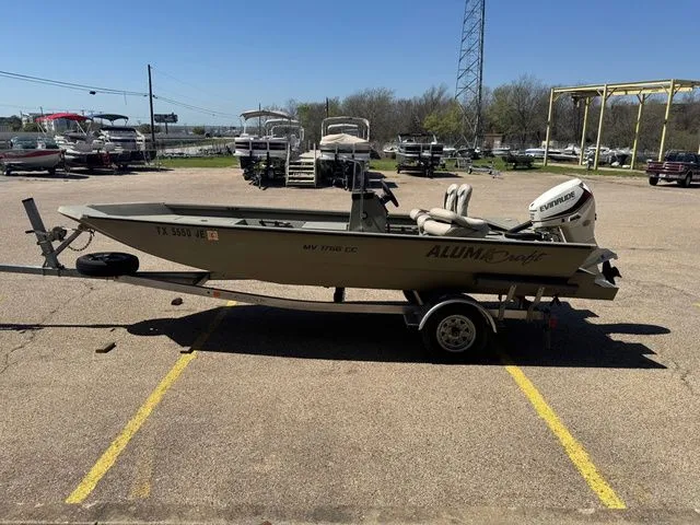 Slide: The Image of Alumacraft MV 1756 CC 2020 - 3