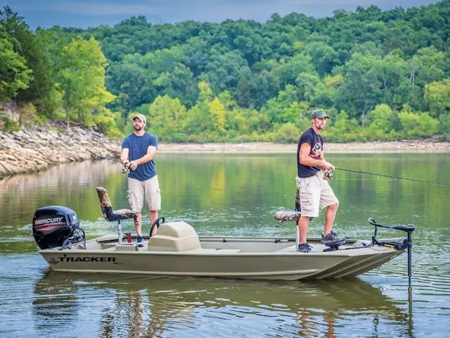 The Image of Tracker Grizzly 1648 SC 2026 - undefined