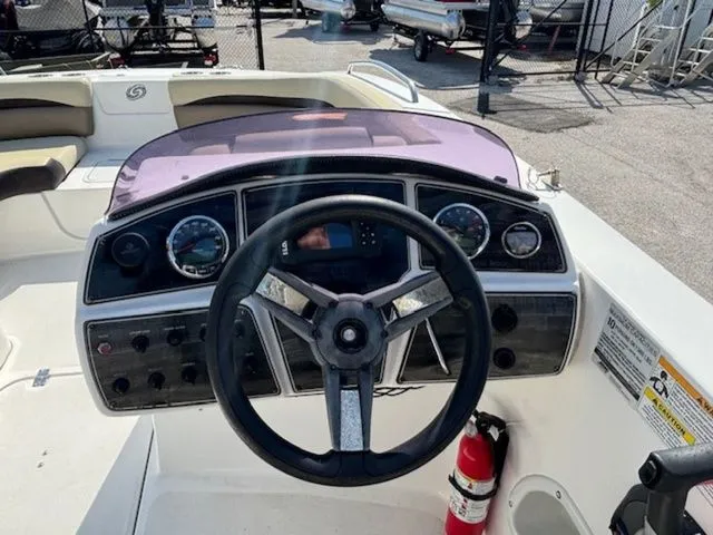 Slide: The Image of Hurricane SS192 RL DECK 2020 - 12