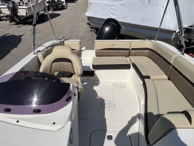 Slide: The Image of Hurricane SS192 RL DECK 2020 - 9