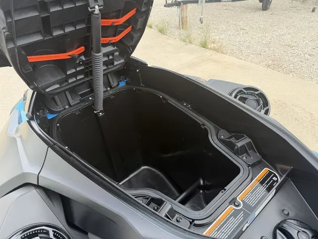 Slide: The Image of Sea-Doo RXT-X 2026 - 10