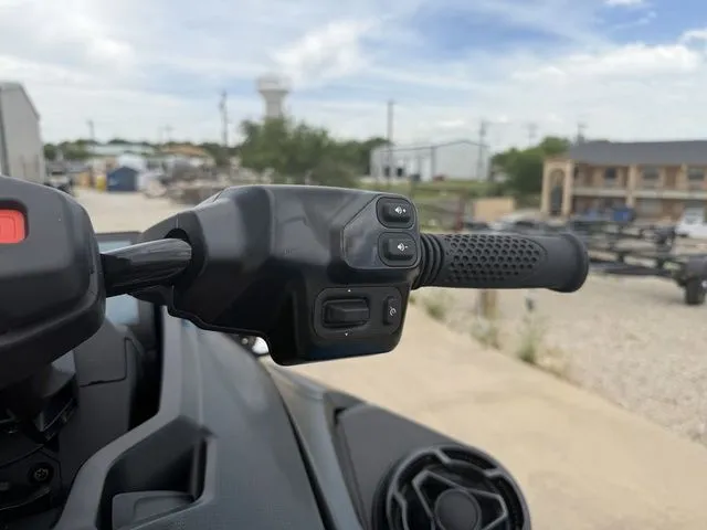 Slide: The Image of Sea-Doo RXT-X 2026 - 15