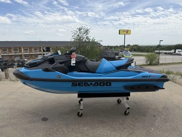 Slide: The Image of Sea-Doo RXT-X 2026 - 4
