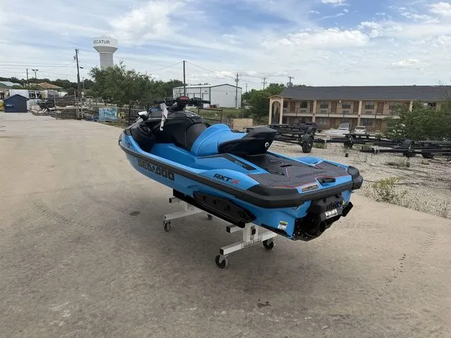 Slide: The Image of Sea-Doo RXT-X 2026 - 6