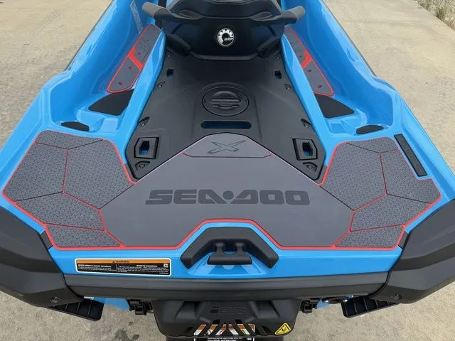 Slide: The Image of Sea-Doo RXT-X 2026 - 9