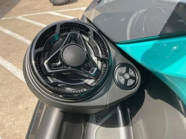 Slide: The Image of Sea-Doo GTR 230 2026 - 17