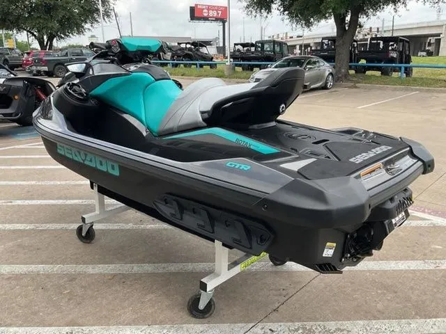Slide: The Image of Sea-Doo GTR 230 2026 - 5