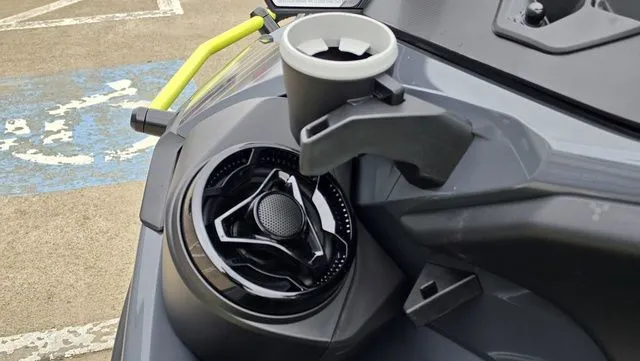 Slide: The Image of Sea-Doo Explorer Pro 2026 - 18