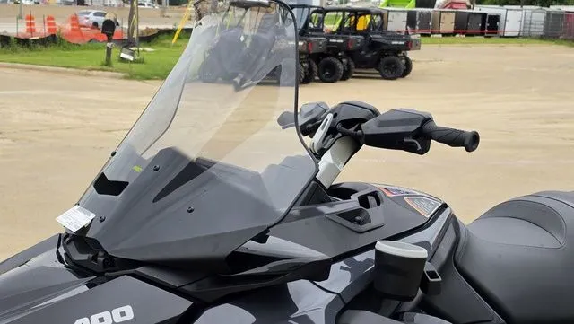 Slide: The Image of Sea-Doo Explorer Pro 2026 - 19