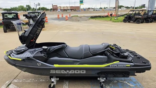 Slide: The Image of Sea-Doo Explorer Pro 2026 - 20