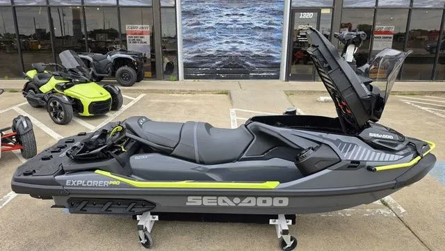 Slide: The Image of Sea-Doo Explorer Pro 2026 - 21