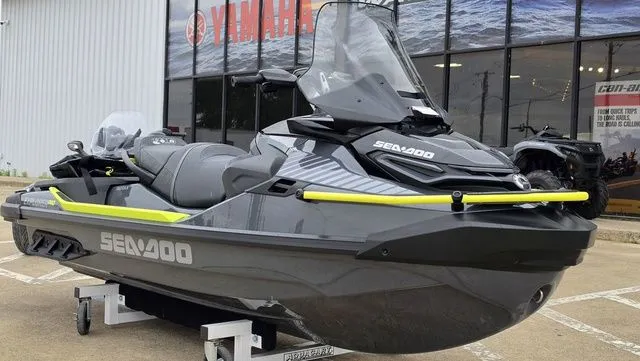 Slide: The Image of Sea-Doo Explorer Pro 2026 - 24