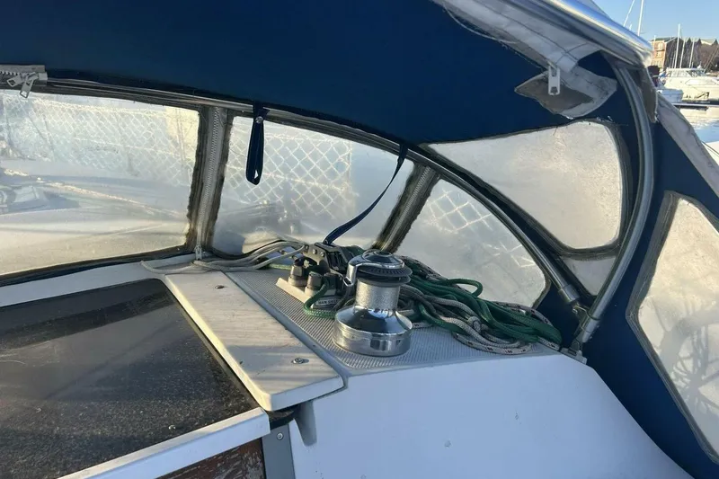 Slide: The Image of 1995 Catalina 320 - 44